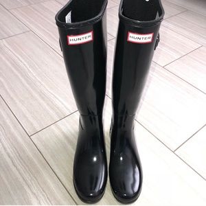 Black hunter boots, great condition MAKE AN OFFER!